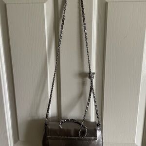 Chic Metallic Crossbody Bag with Chain Strap